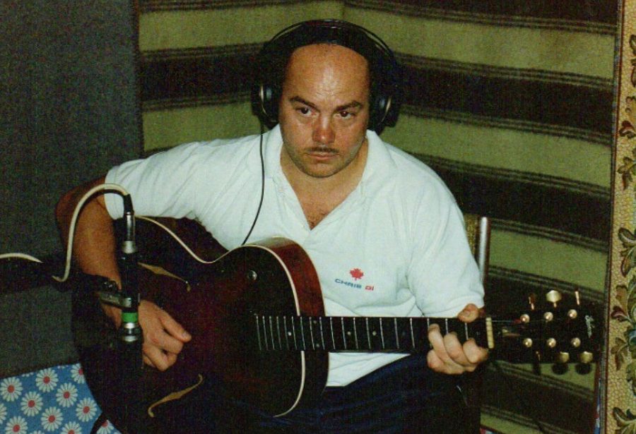 Romani Weiss am Instrument